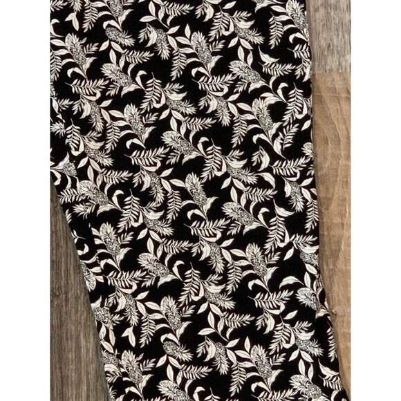 Christopher & Banks Signature Slimming Black & White Tropical Print Crop Pants S - Picture 4 of 12